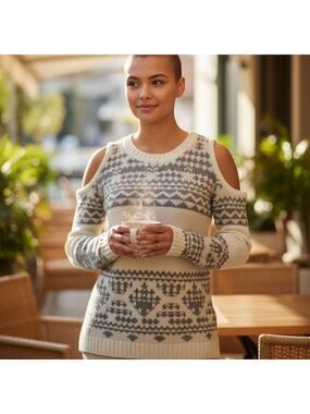 Oh MG! Women’s Cold Shoulder Sweater, M, White/Gray